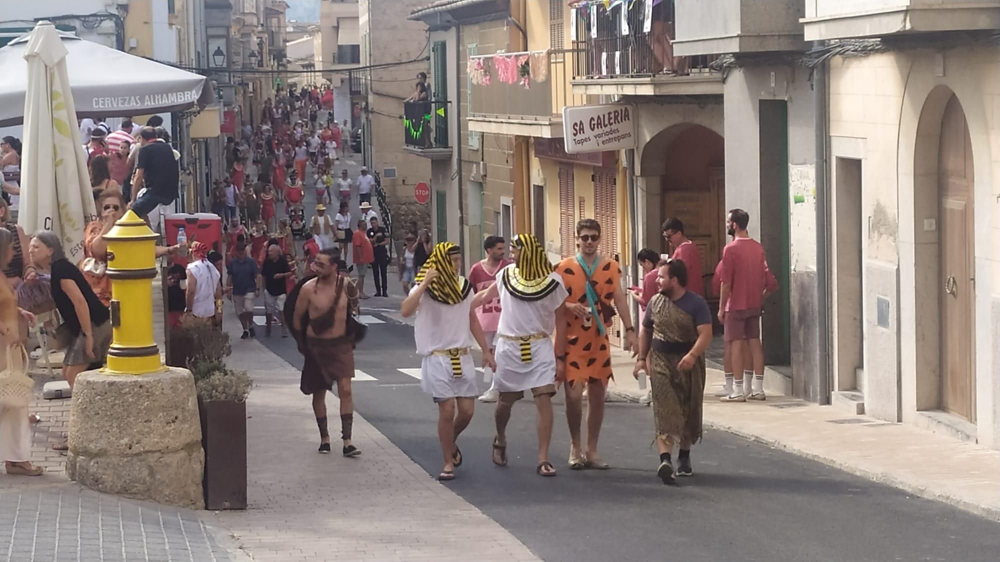 FOTOS | Búscate en el 'Carnaval d'estiu' de Campanet