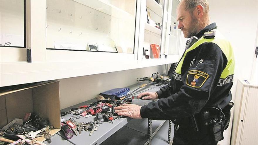 La policía custodia unos 300 objetos extraviados en un año
