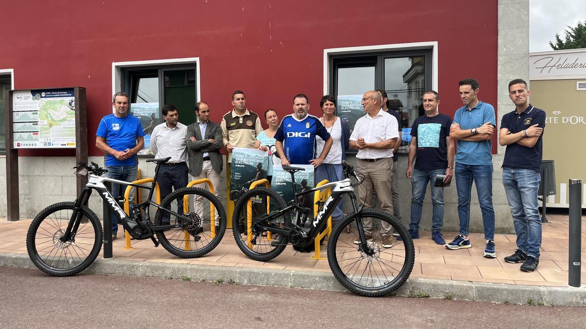 El nuevo atractivo turístico de los Picos: a los Lagos por Demués en bicicleta  eléctrica - La Nueva España