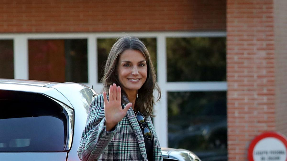 Letizia Ortiz con blazer a cuadros