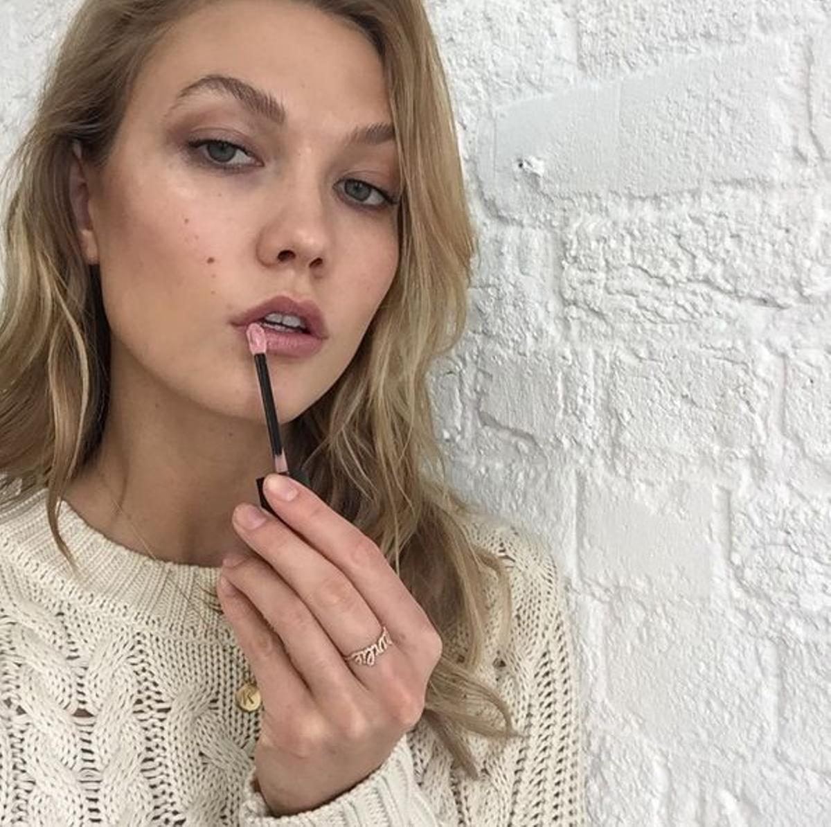 Karlie Kloss, labios al desnudo