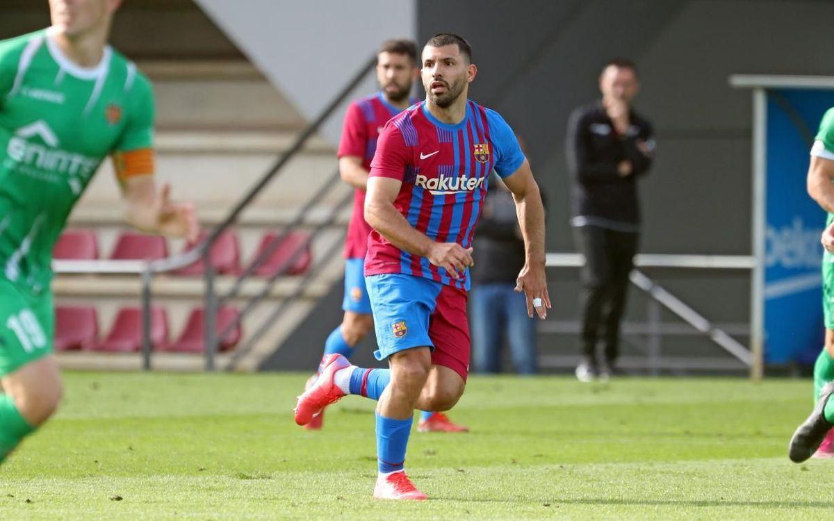 Kun Agüero durante el amistoso con el Cornellà en la ciudad deportiva de Sant Joan Despí.