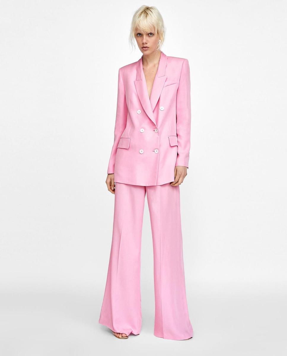 Traje rosa de Zara