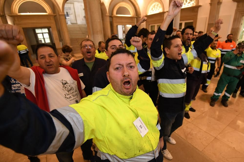 Prórroga de Ence | Los trabajadores de la pastera llevan sus protestas a la Diputación