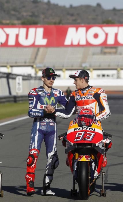 Así se hizo la foto de los nueve gandadores de la temporada en #MotoGP