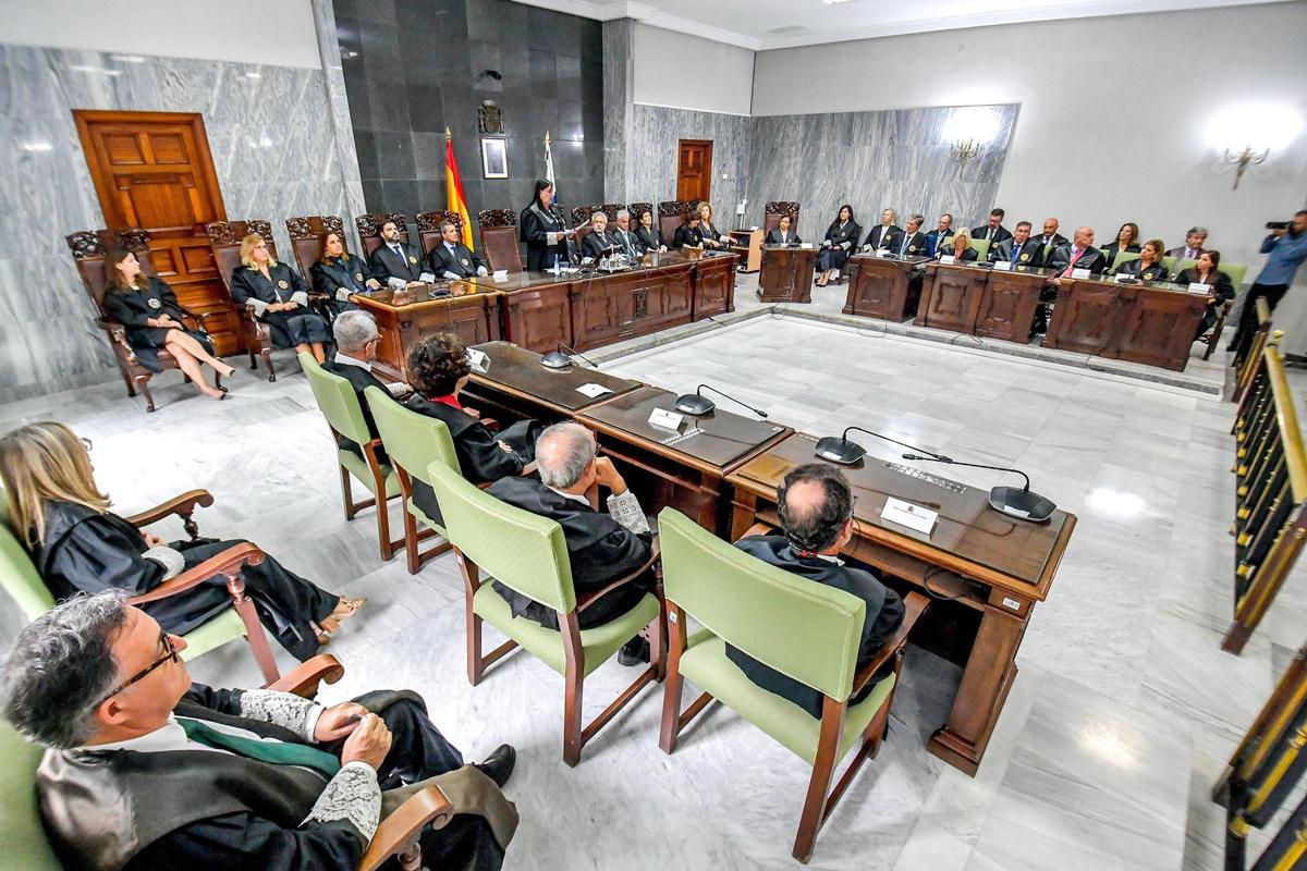 Magistrados y fiscales de Canarias en el acto de apertura del año judicial.