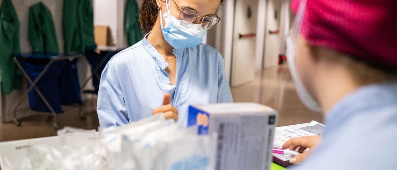 Personal sanitario del grupo Ribera, al que pertenece el Hospital del Vinalopó en Elche