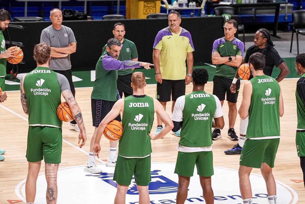 El Unicaja se entrenó esta mañana de miércoles en el Carpena.