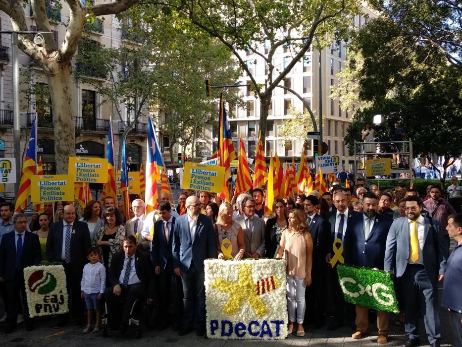 El presidente Torra asiste a la ofrenda foral a la estatua de Rafael Casanova, en los actos de la Diada.