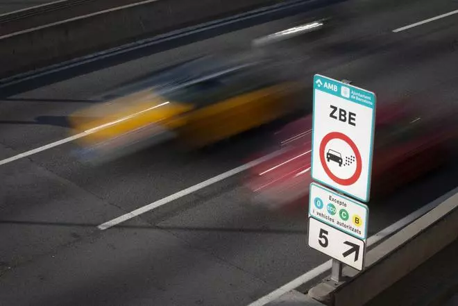 La ZBE de Terrassa se activa pero sin sanciones y la de Sabadell deberá esperar
