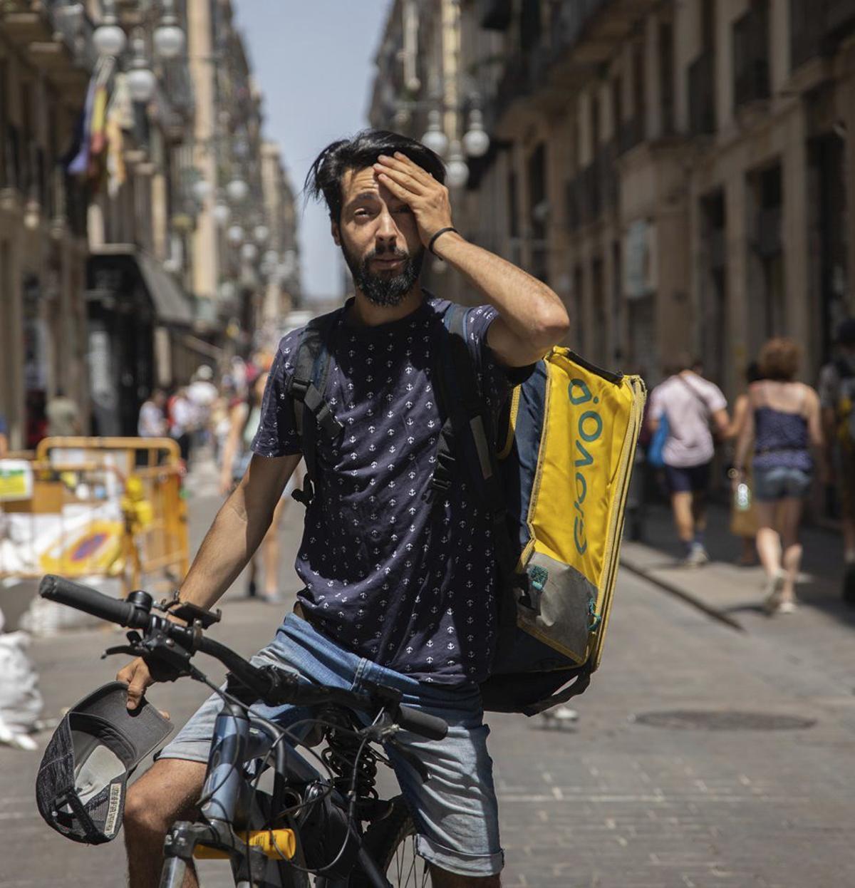 Expedient a Glovo per mantenir els ‘riders’ al carrer a més de 40 ºC