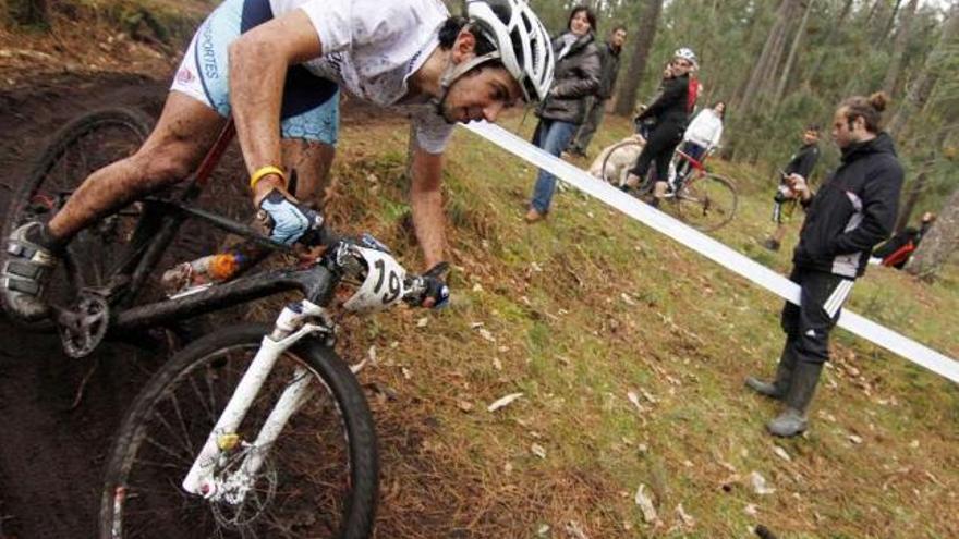 Mauro González, durante la competición de ayer en Fragoselo. // Jorge Santomé