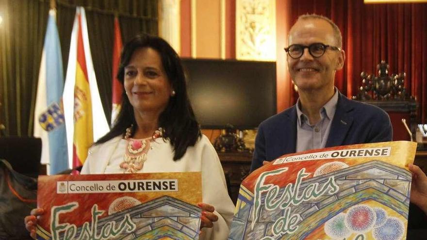 La edil de Cultura, Belén Iglesias, y el alcalde, Jesús Vázquez, en la presentación de las fiestas. // Jesús Regal