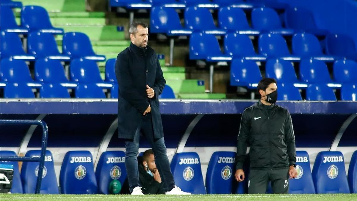 Diego Martínez durante el encuentro ante el Getafe en el Coliseum