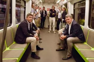 Así circula el metro sobre el nuevo puente del barranco del Poyo