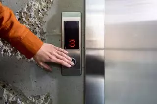 ¿Cuándo tendré que reformar el ascensor? Plazos, trámites y motivos de la nueva normativa