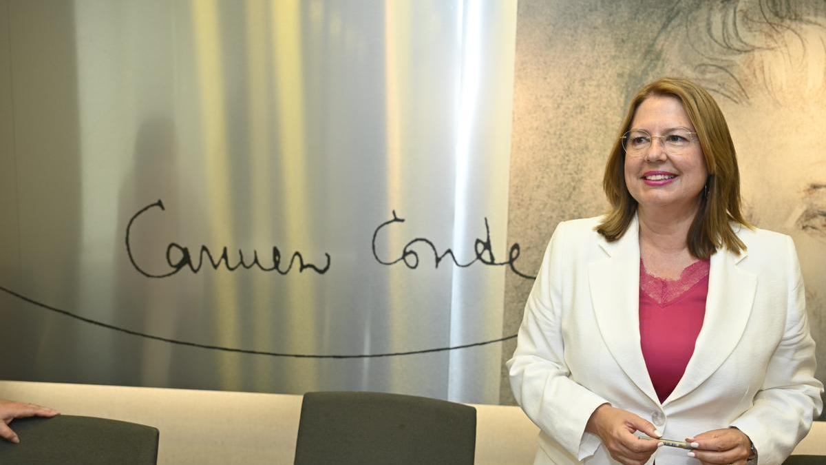 Visitación Martínez, este viernes durante la primera reunión de la Mesa de la Asamblea.