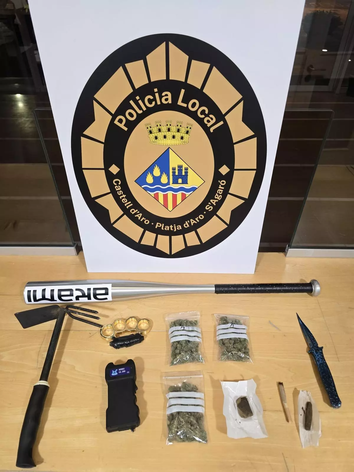 Enxampen dos homes robant la recaptació d'un rentacotxes a Platja d'Aro