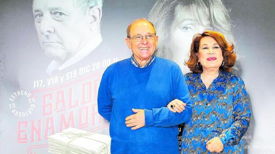 Emilio Gutiérrez Caba y María José Goyanes, ayer en el Pérez Galdós, en ‘Galdós enamorado’. | | T. GALDÓS/Q. CURBELO