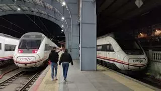 El primer tren rápido del Eje Atlántico adelanta su salida y llegará a Coruña antes de las ocho