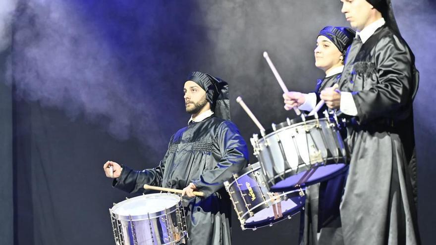 VÍDEO | La Puebla de Híjar vibra con el fragor telúrico (y lúdico) de la tamborada nacional