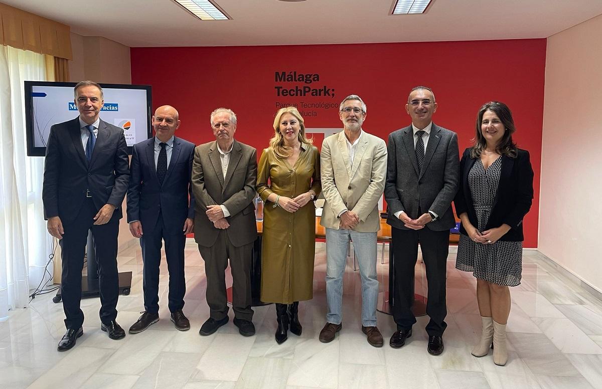 La presentación del informe, con el director del PTA, Felipe Romera, y la consejera de Economía, Carolina España, en el centro de la imagen.
