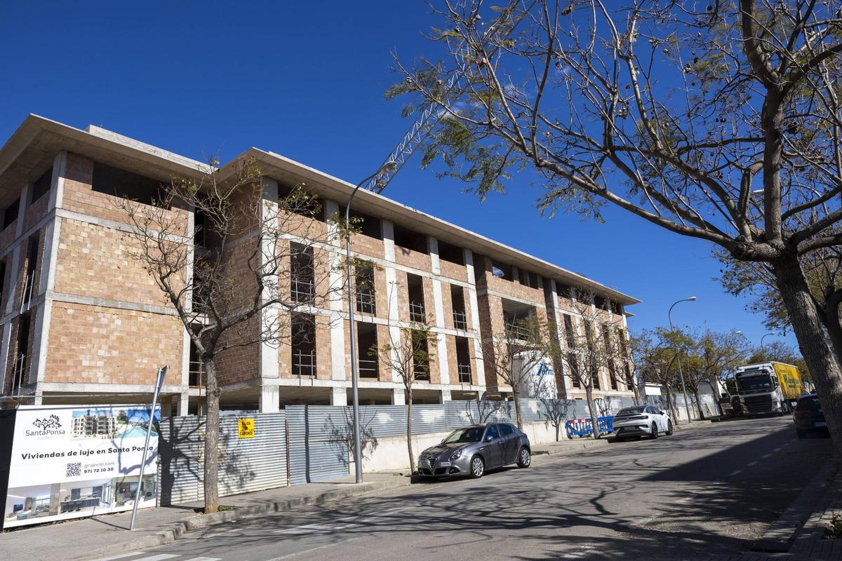 Viviendas en construcción en Santa Ponça