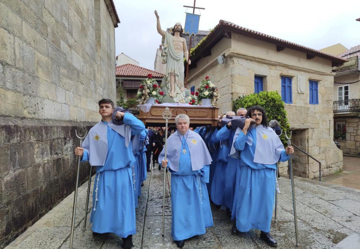 Procesión del Cristo Resucitado en Cangas, en 2025. | SANTOS ÁLVAREZ