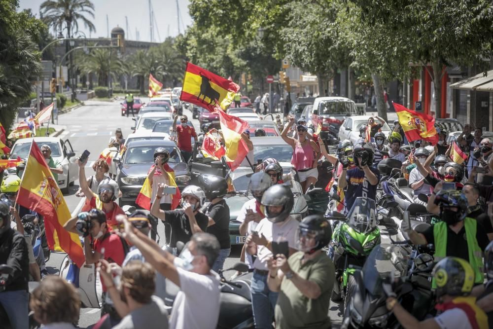 La protesta en coche de Vox colapsa el centro de Palma