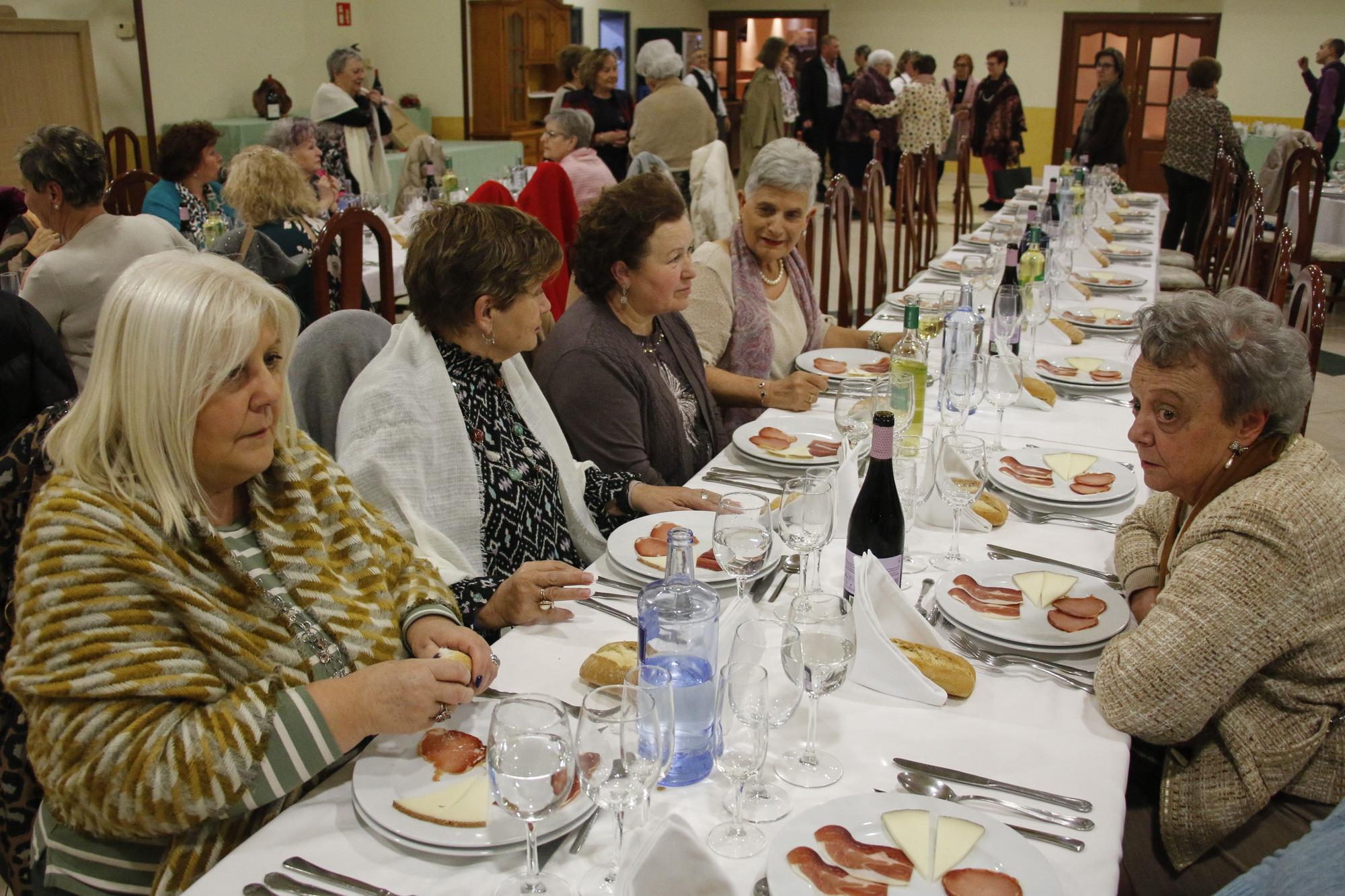 En imágenes: La vocalía de la mujer de la zona rural de Gijón celebra su cena anual