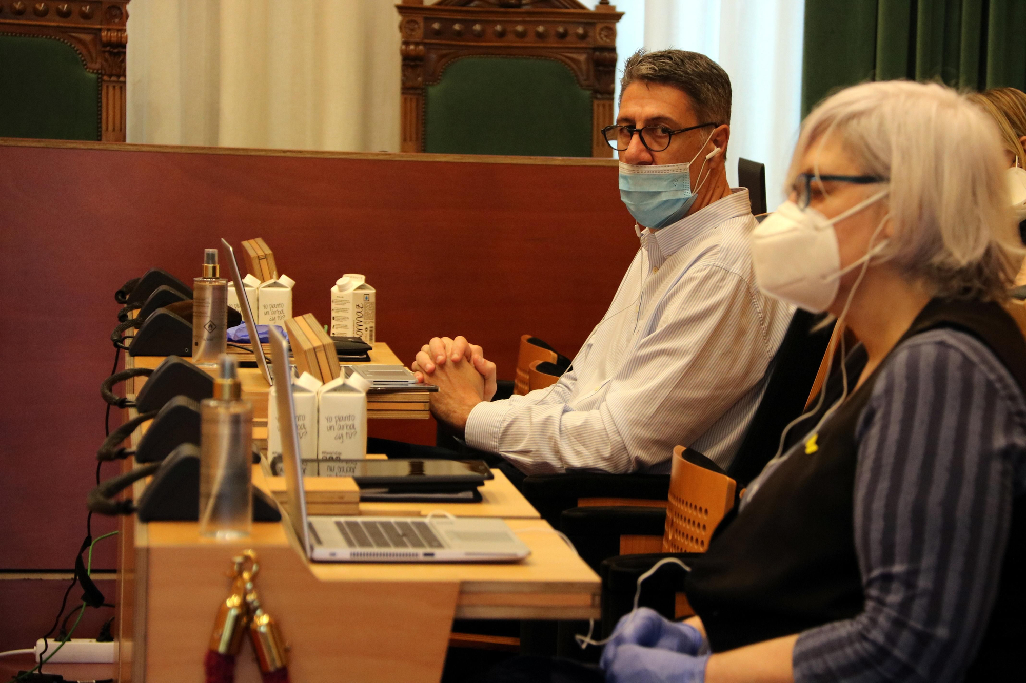 Albiol y Sabater, en un pleno del Ayuntamiento de Badalona