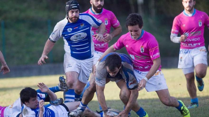 Una acción del partido disputado ayer en El Naranco.