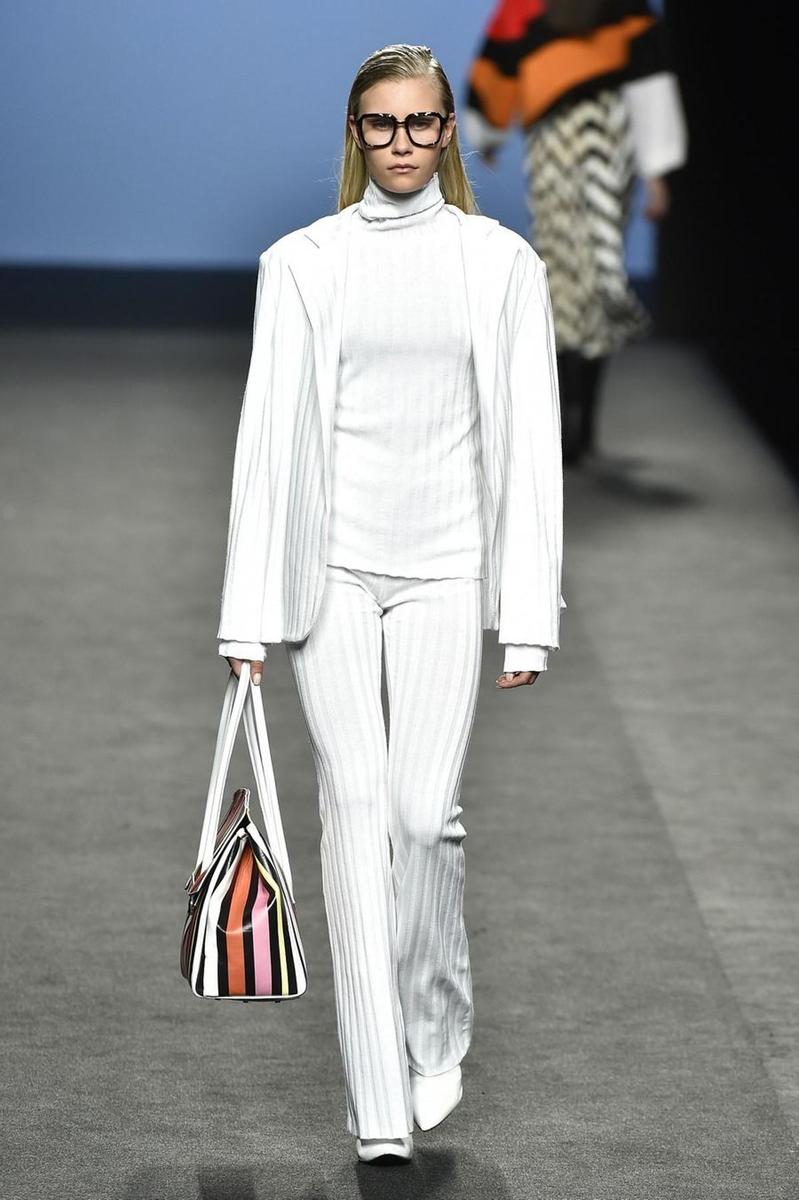 María Escoté otoño-invierno 2017/2018: total white