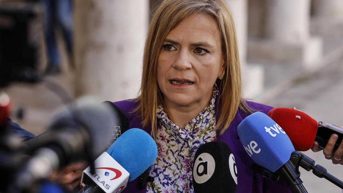 Pilar Bernabé atiende a los medios de comunicación este 25 de marzo.