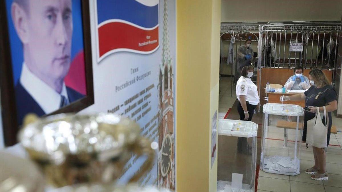 Putin intenta animar la participación en el último día de votación sobre la reforma constitucional