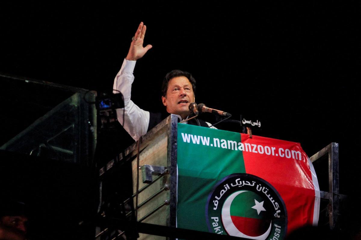 Imran Jan Rind Herido el ex primer ministro de Pakistán, Imran Jan, tras ser tiroteado ...