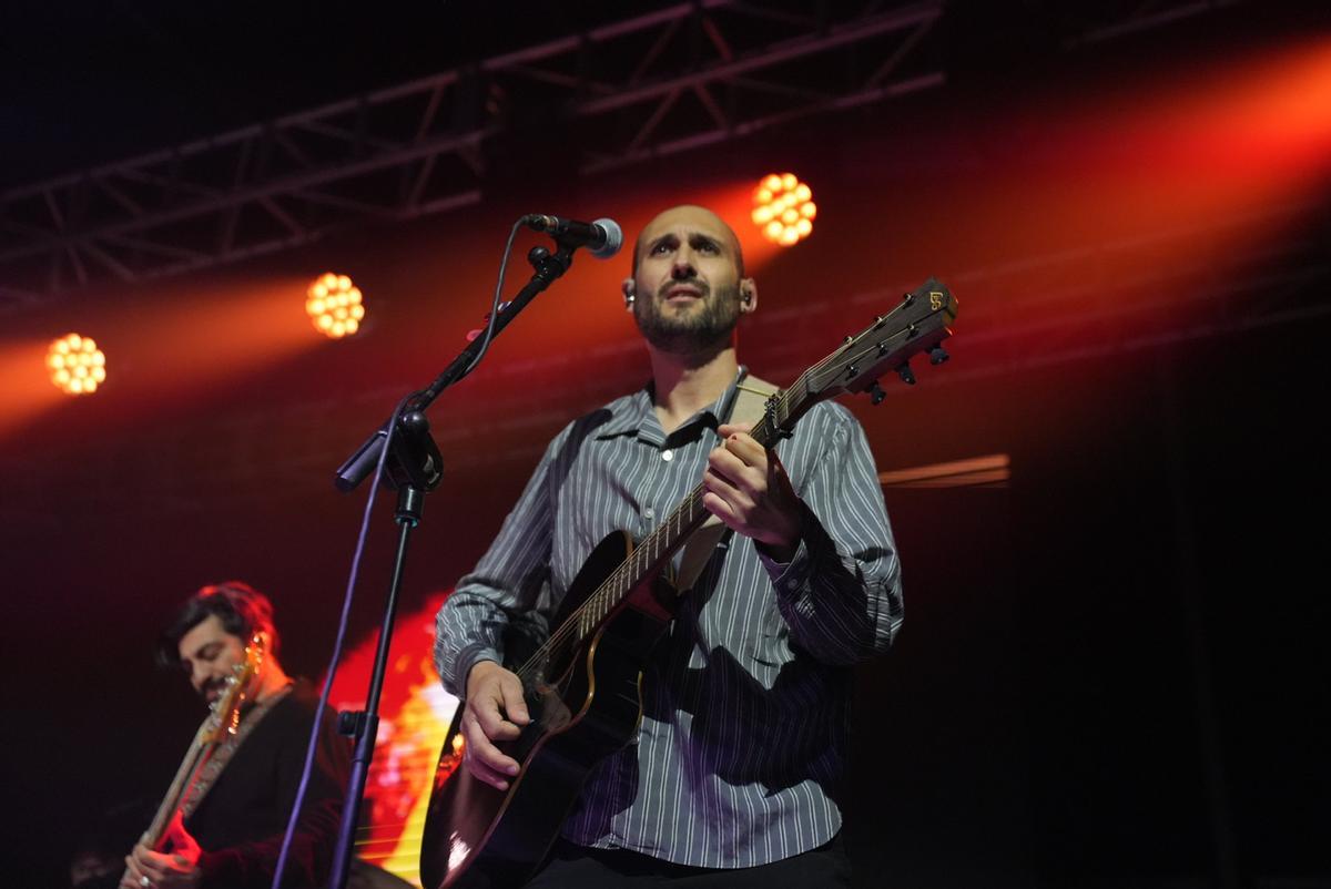 Los Caños llenan de música y nostalgia la plaza de toros de Córdoba
