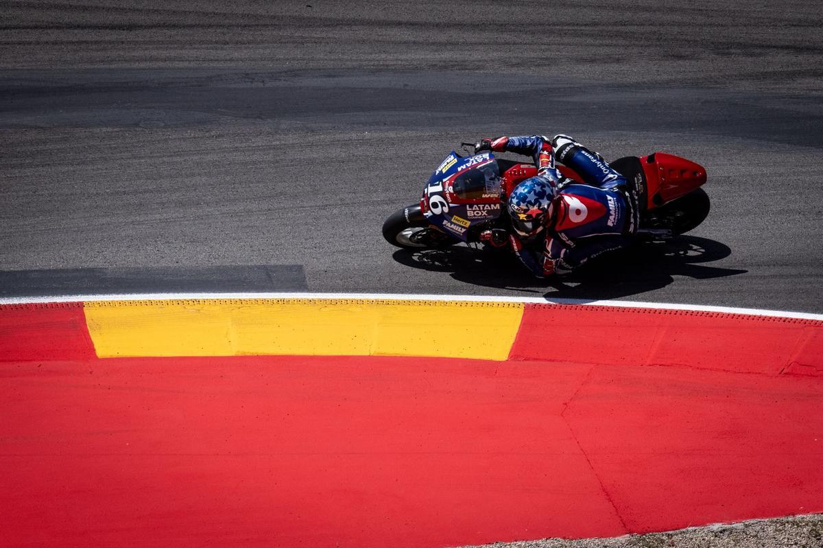 Joe Roberts, en una curva de Motorland durante la carrera de Moto2 Joe Roberts, en una curva de Motorland durante la carrera de Moto2