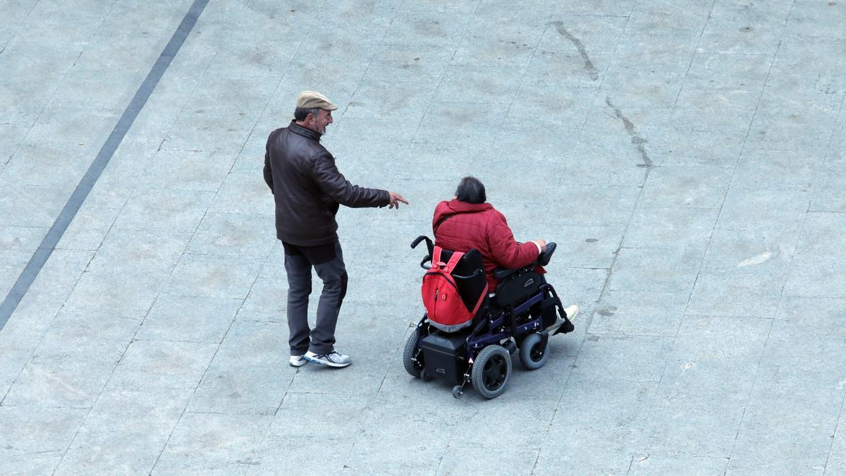 El ayuntamiento quiere aumentar el número de plazas de aparcamiento destinado a las personas con discapacidad.