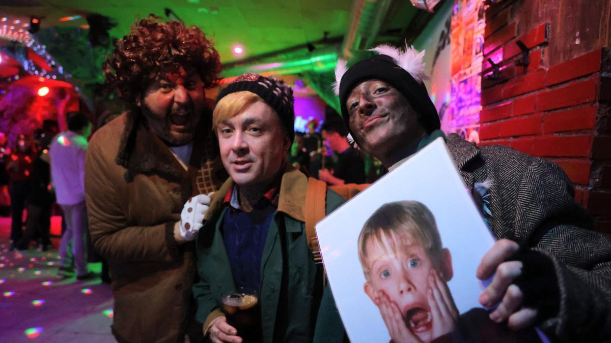 La ilusión de Carnaval sigue viva en Alicante pese al vendaval