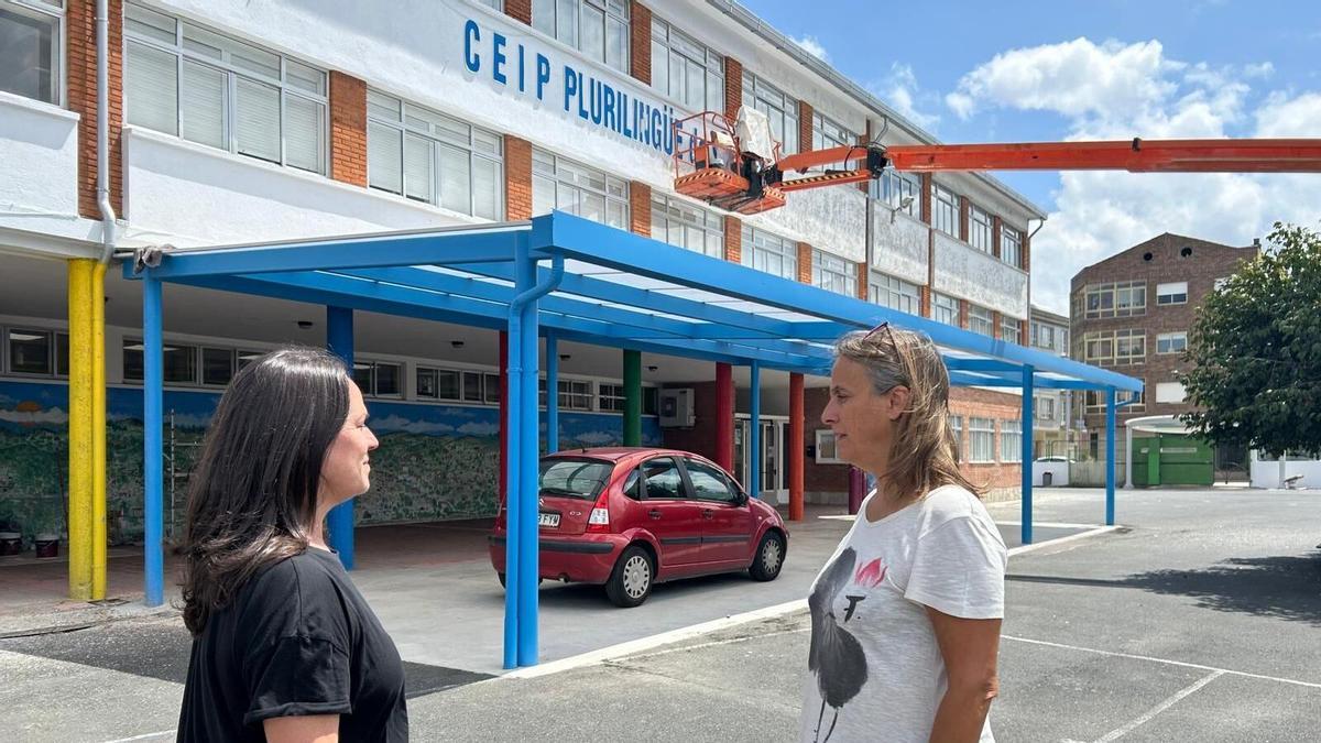 Troitiño y Pena, en el patio del CEIP de Silleda.