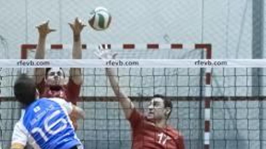 El Xàtiva Voleibol cae ante el Náutico Boiro, un rival directo