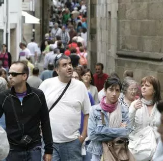 Os populares critican as medidas anunciadas polo Goberno local para regular os fluxos turísticos