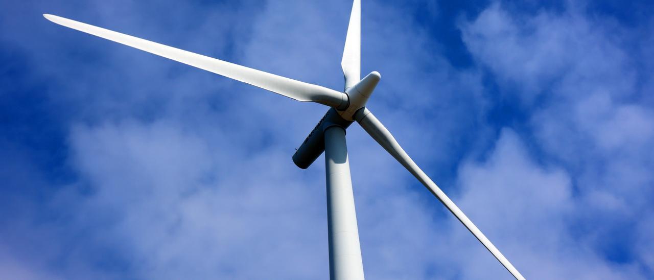 Aerogenerador de un parque eólico en Galicia.