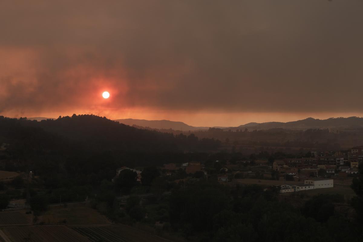 El incendio en El Pont de Vilomara, en imágenes