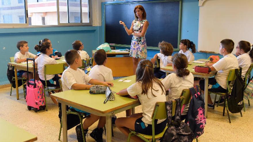 Canarias inicia el curso con un descenso de alumnos por cuarto año consecutivo