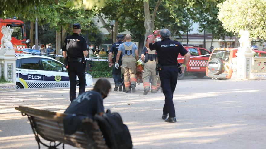 Rescate del cuerpo del ahogado en el parque Ribalta.