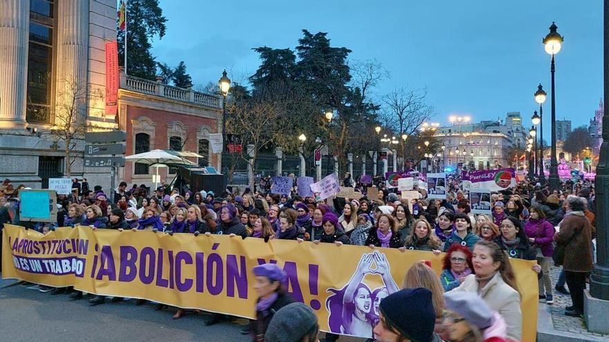 El Gobierno congela la abolición de la prostitución por la falta de apoyos y la excluye de la ley de trata