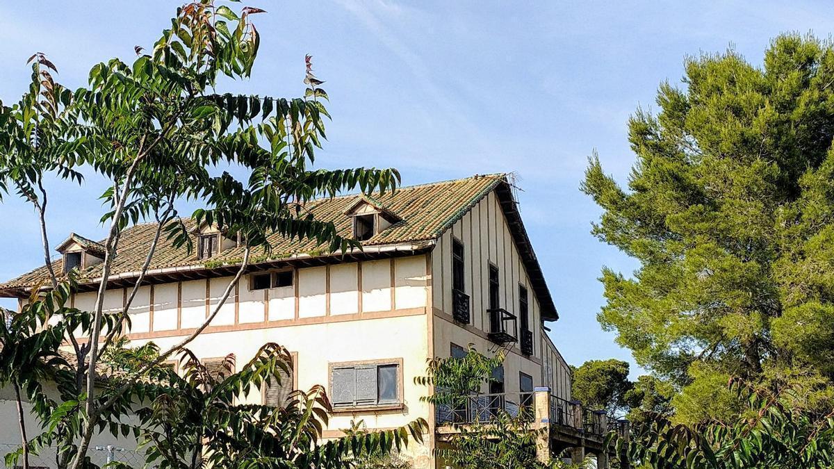 A la venta "la casa del Roig": una finca decimonónica que perteneció a la nobleza en Fontanars dels Alforins