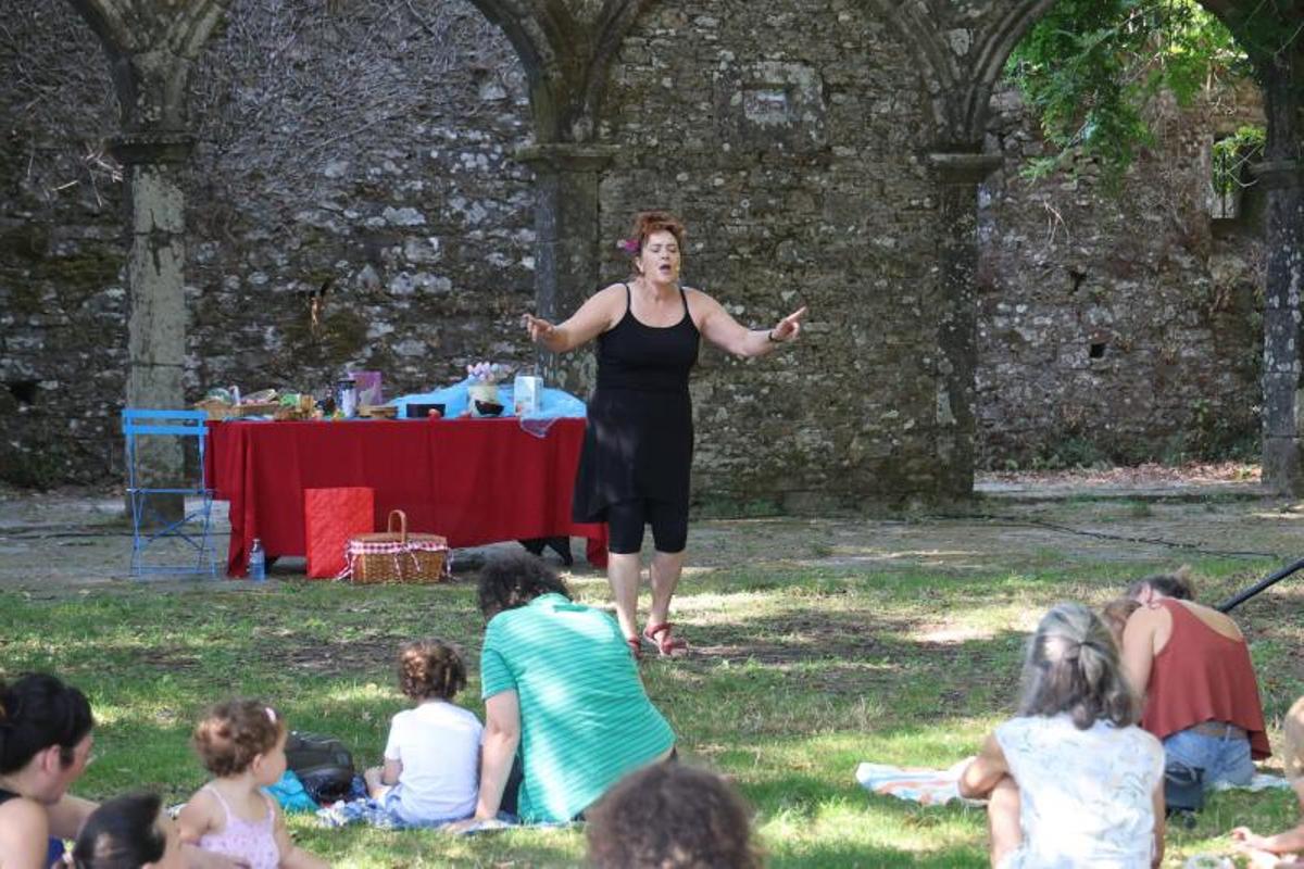Contos para toda a familia no Parque de Bonaval con Cris de Caldas Contos para toda a familia no Parque de Bonaval con Cris de Caldas